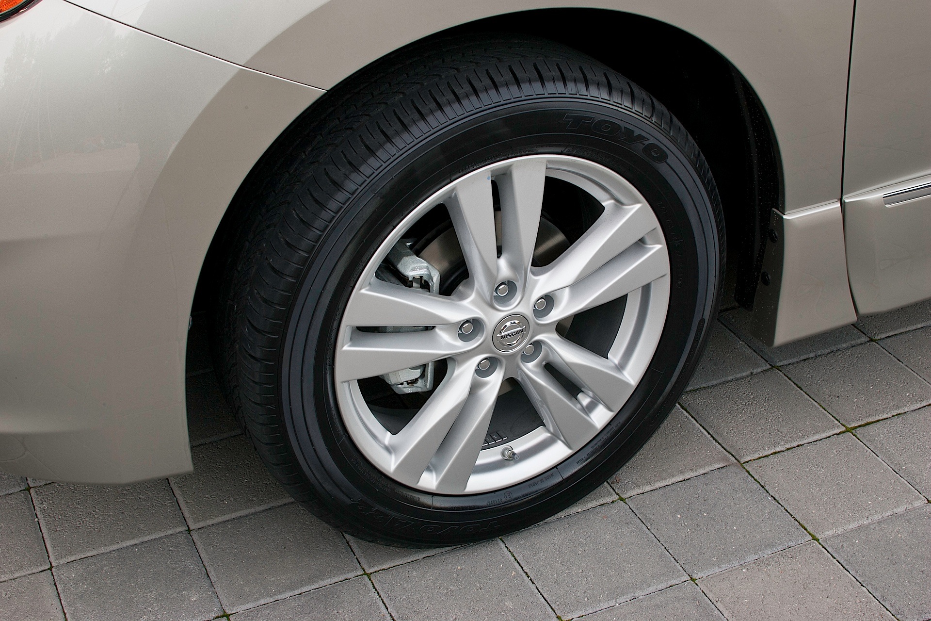 Nissan Quest photo 9