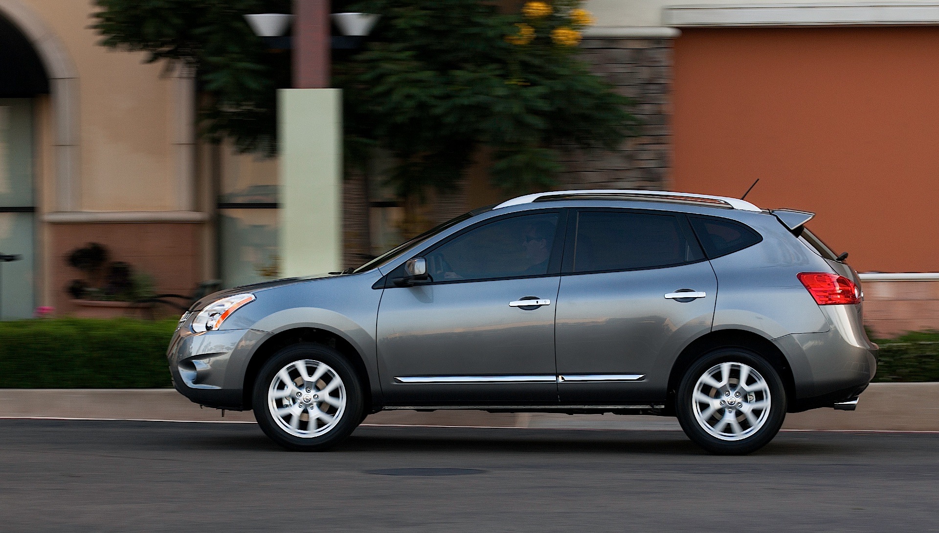 Nissan Rogue photo 9