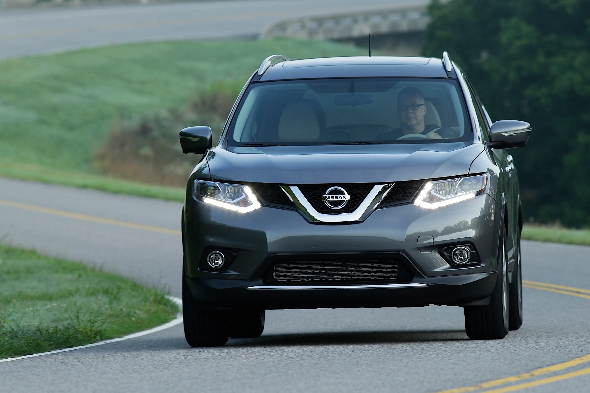 Nissan Rogue photo 3