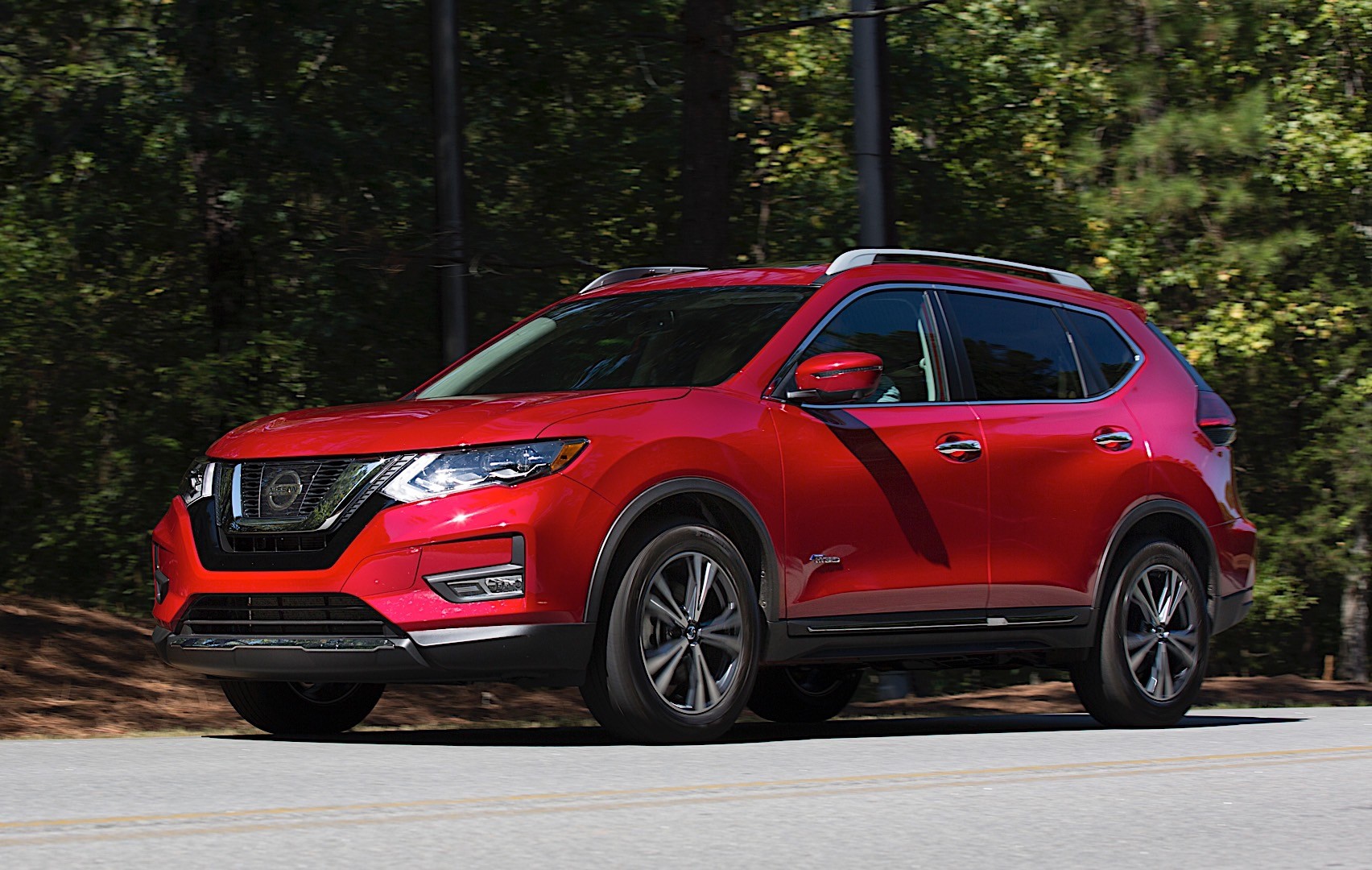Nissan Rogue photo 2