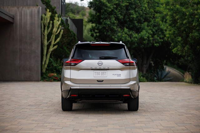 Nissan Rogue photo 3