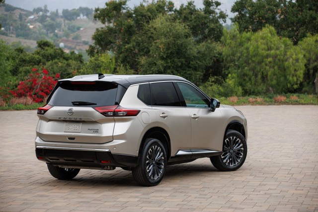 Nissan Rogue photo 14