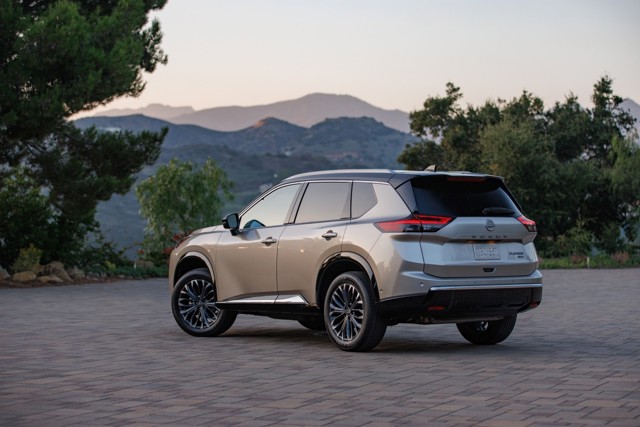 Nissan Rogue photo 16
