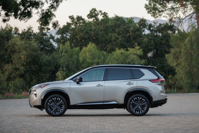 Nissan Rogue photo 17