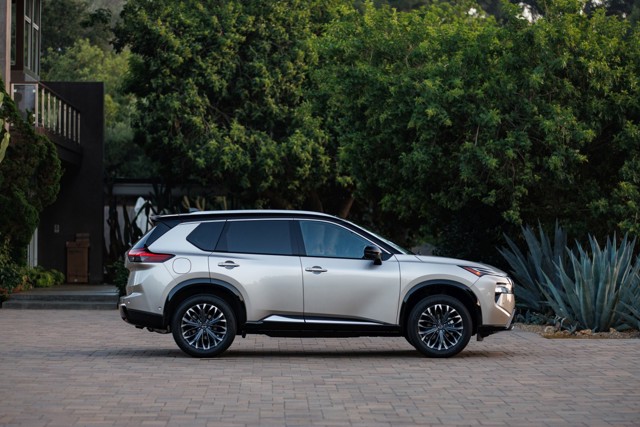 Nissan Rogue photo 19