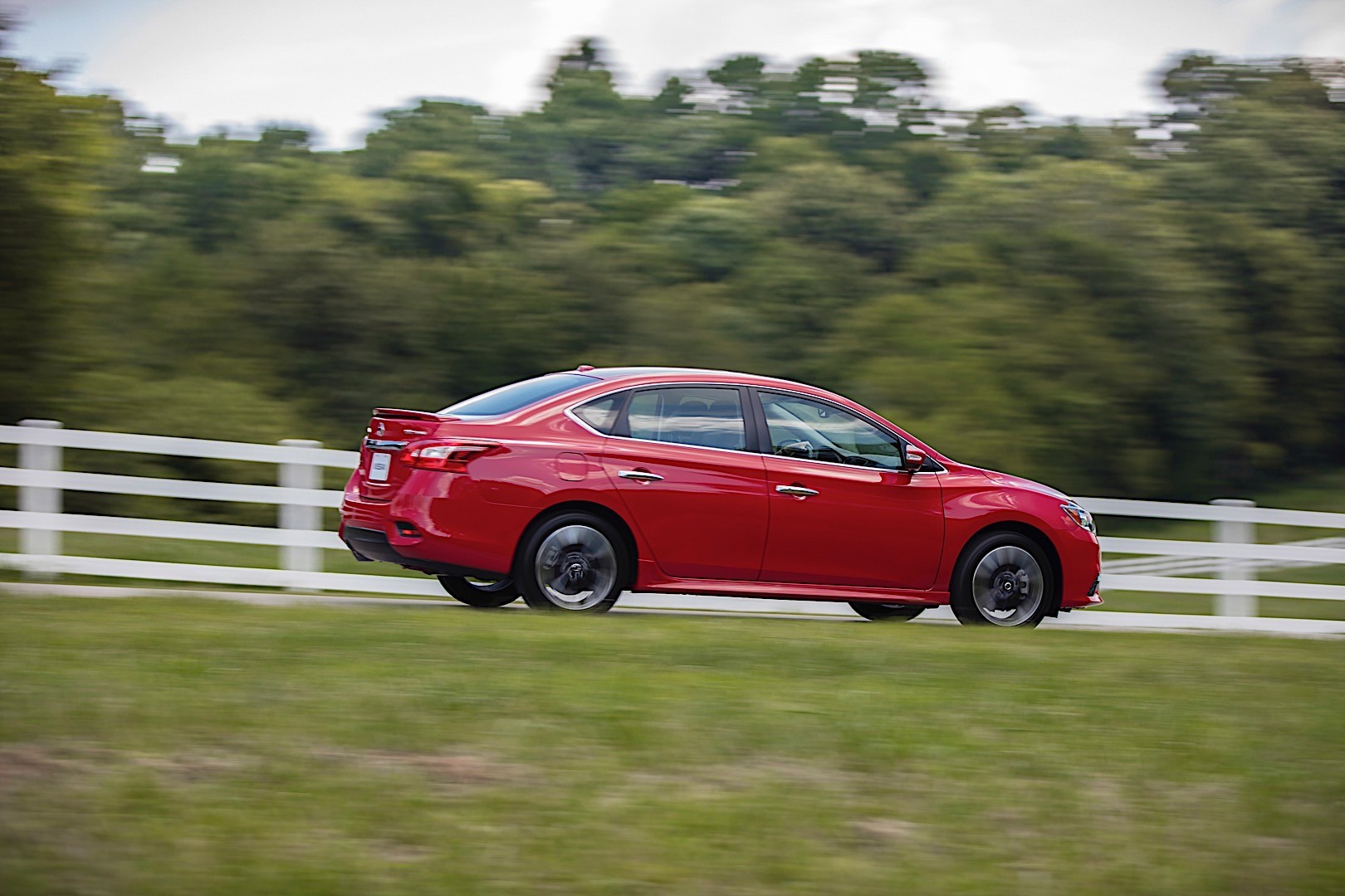 Nissan Sentra photo 3