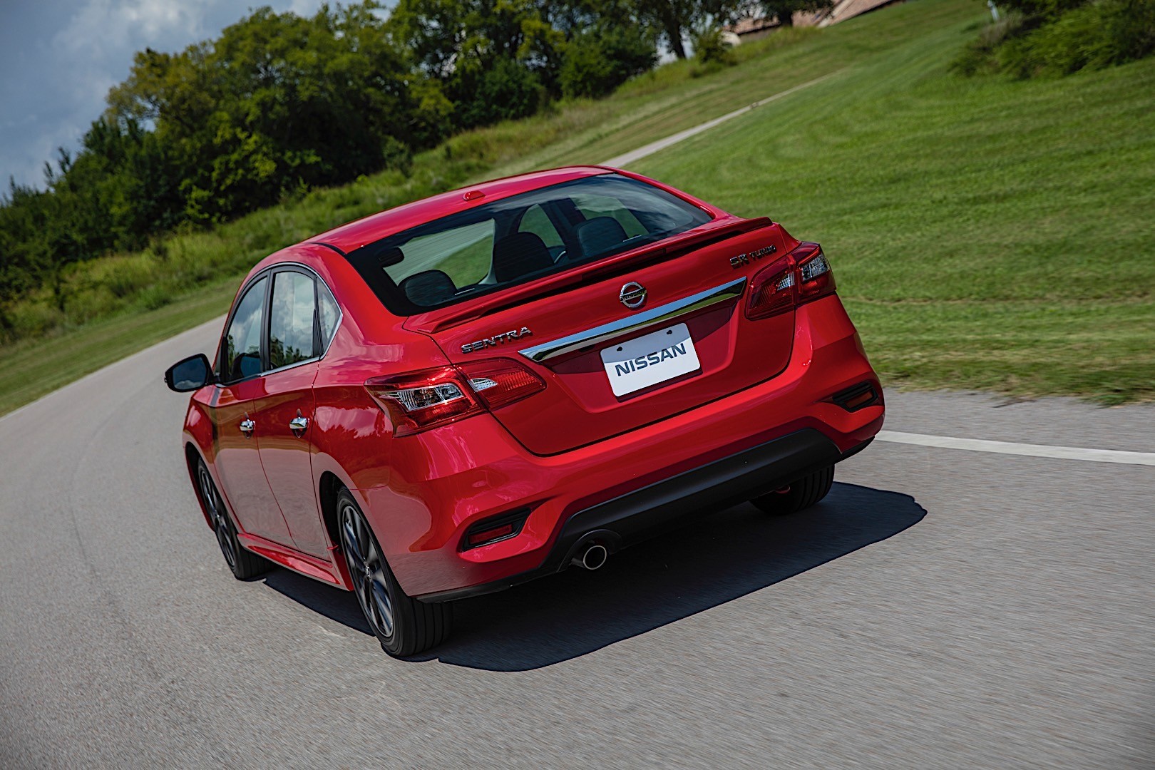 Nissan Sentra photo 9