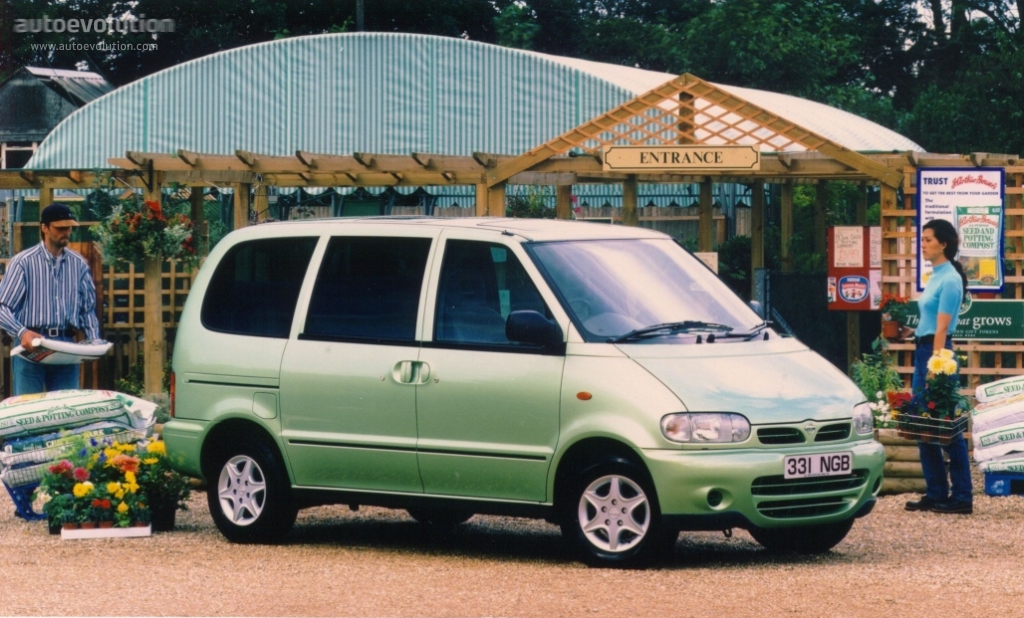 NISSAN Serena