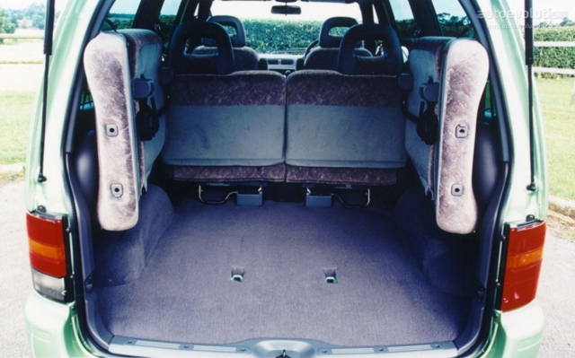 Nissan Serena foto 3