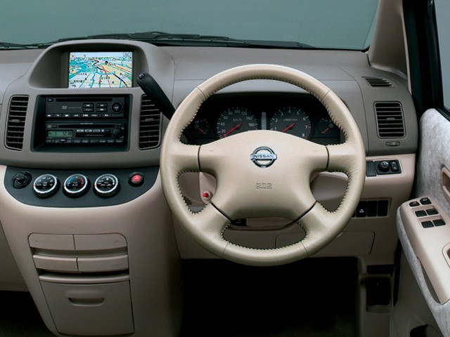 Nissan Serena photo 3