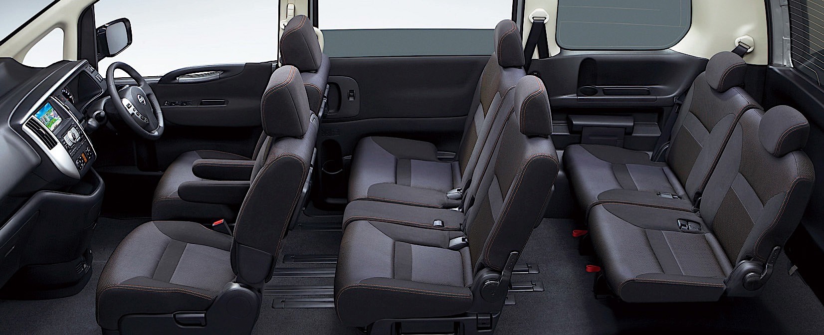 Nissan Serena photo 24