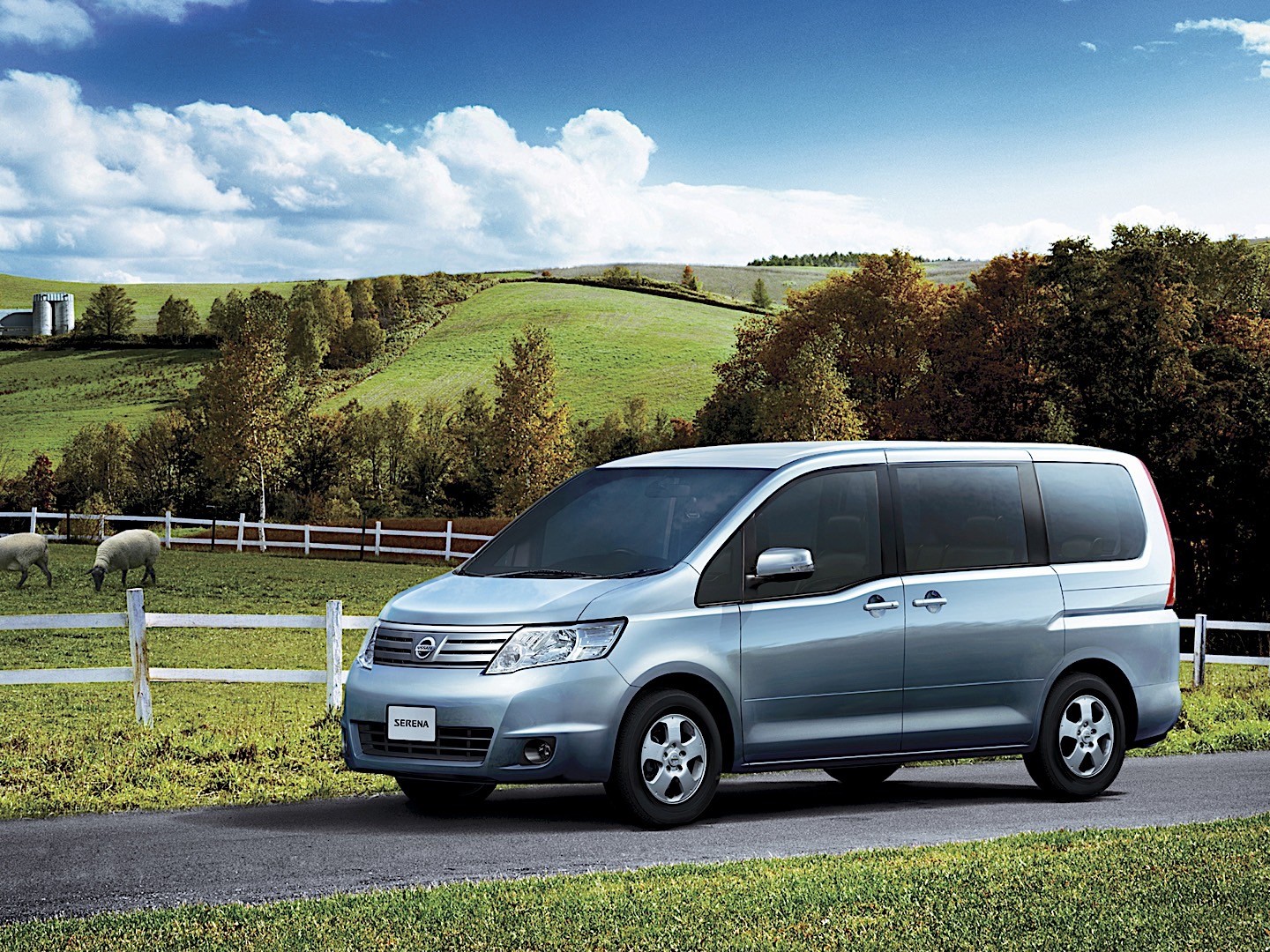 Nissan Serena photo 14