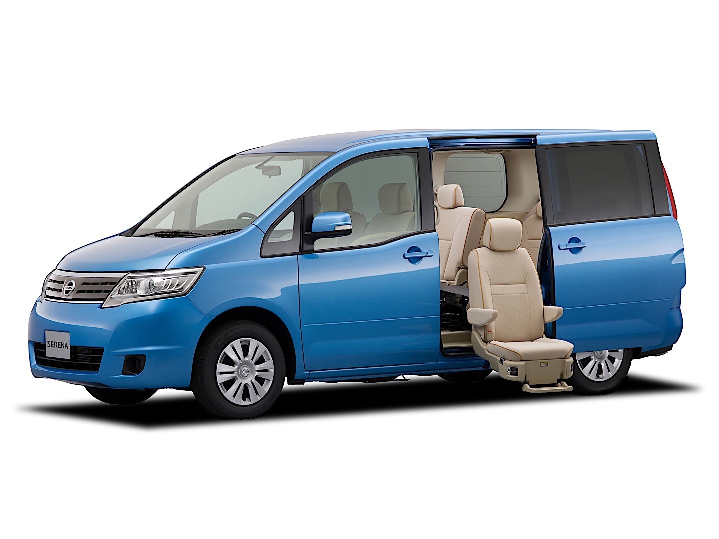 Nissan Serena photo 18