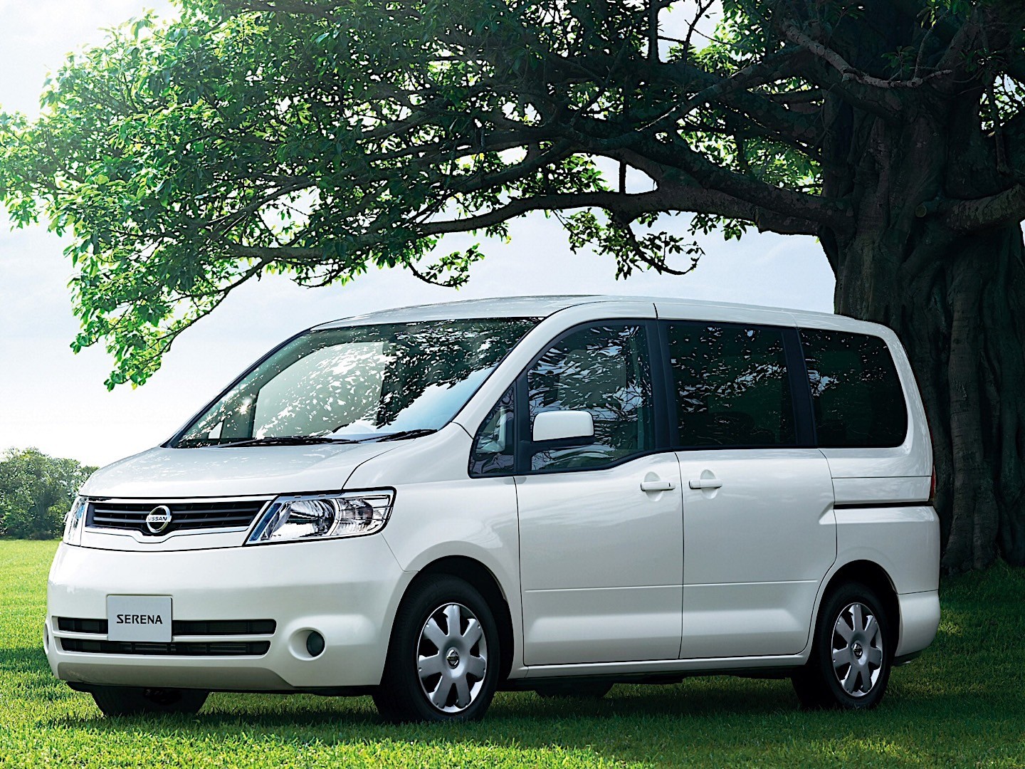 Nissan Serena photo 4