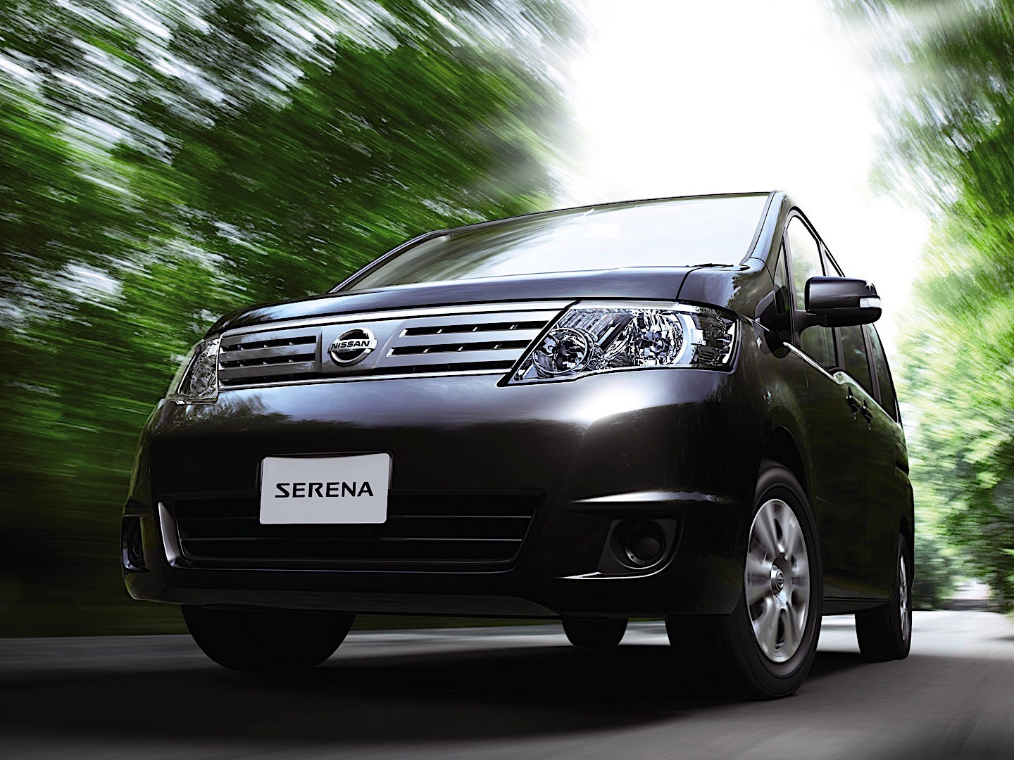 Nissan Serena photo 5