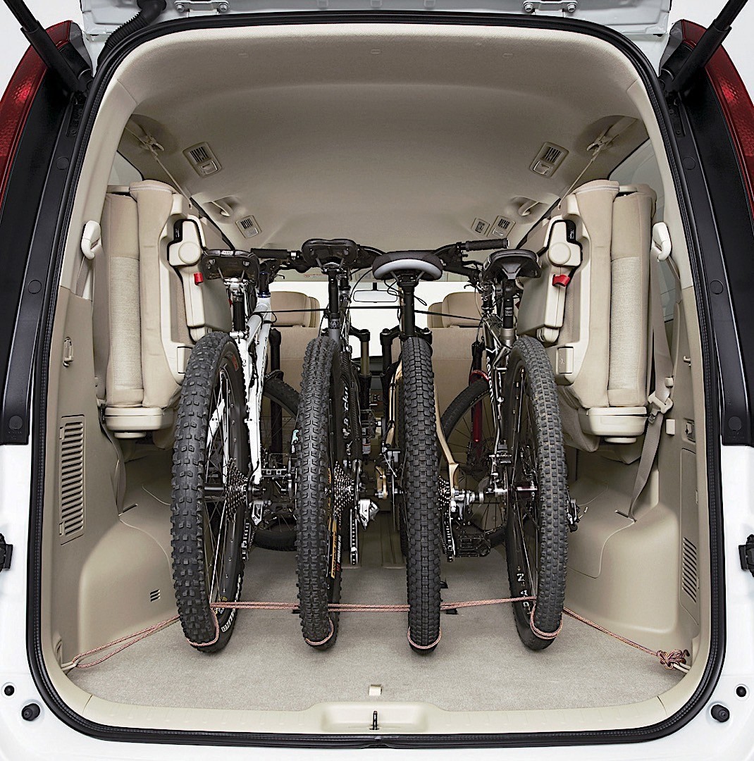 Nissan Serena photo 22