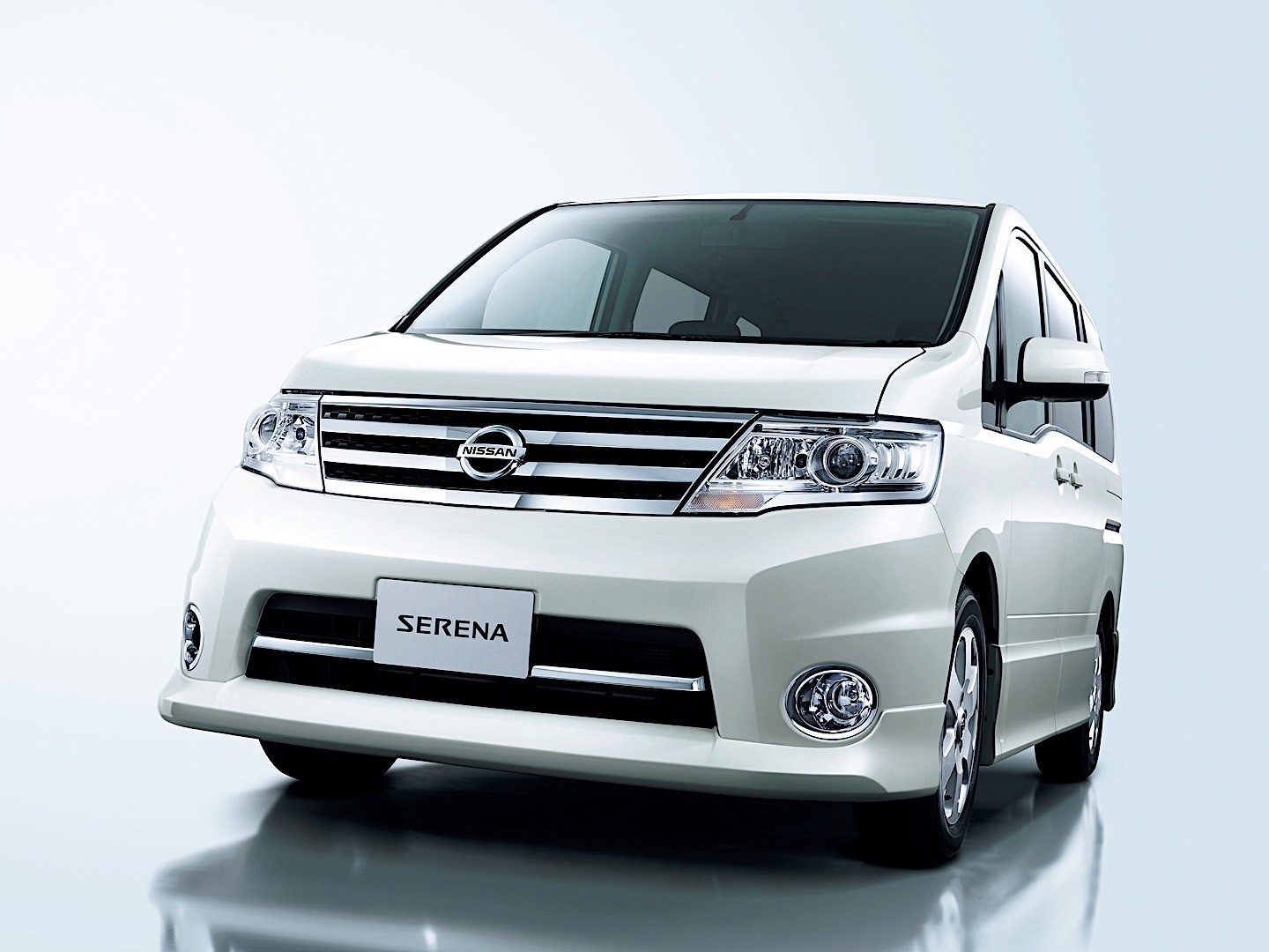 Nissan Serena photo 6