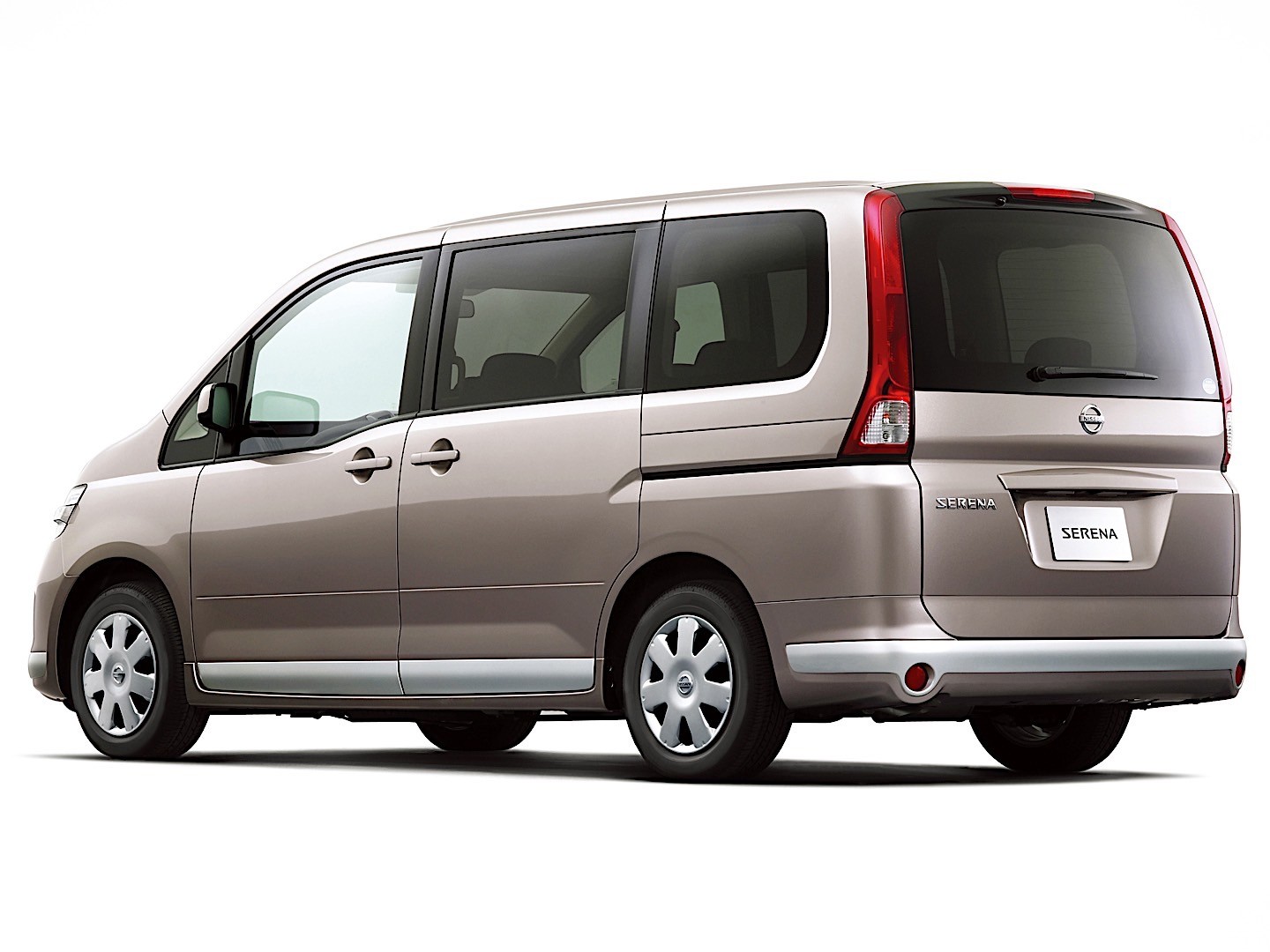 Nissan Serena photo 7