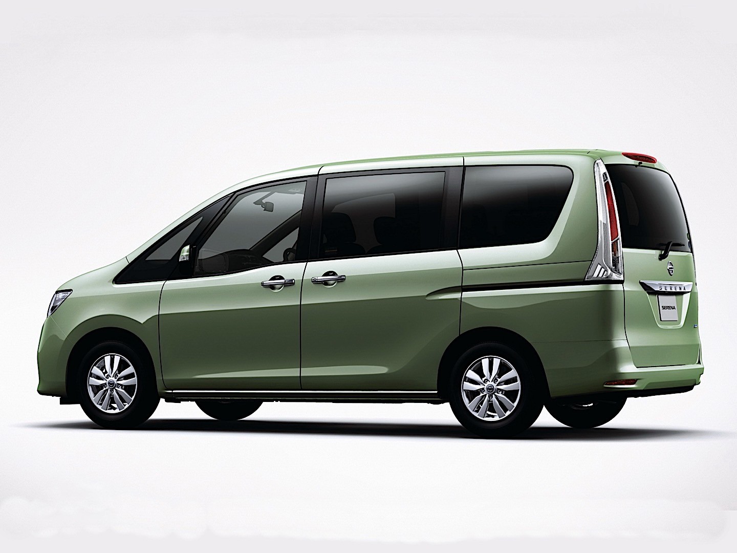 Nissan Serena photo 10