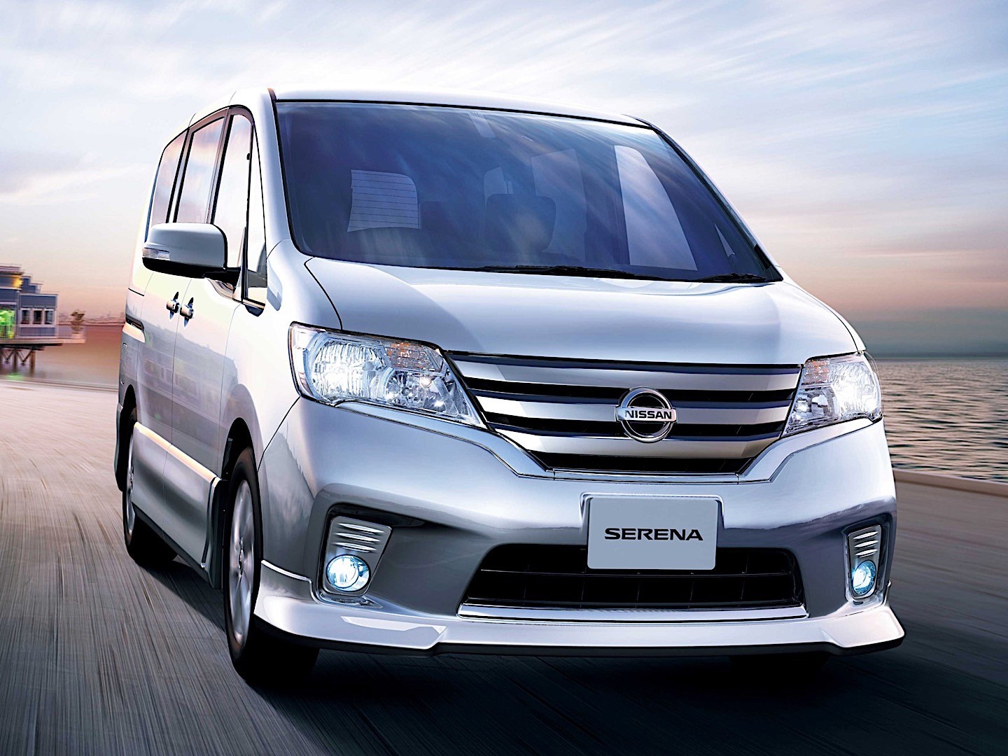 Nissan Serena photo 11