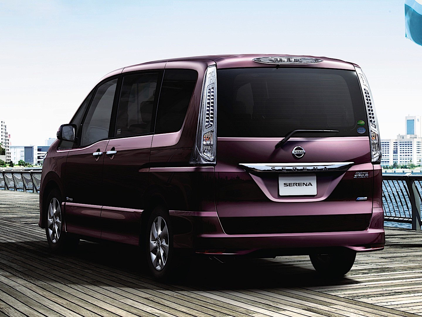 Nissan Serena photo 12