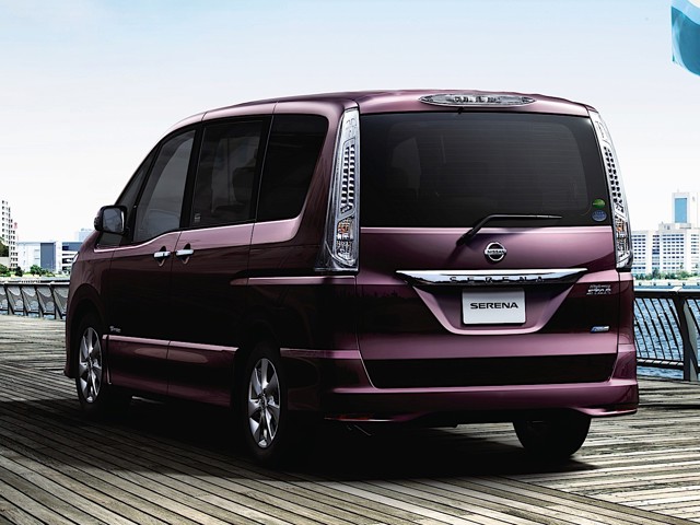 Nissan Serena foto 12