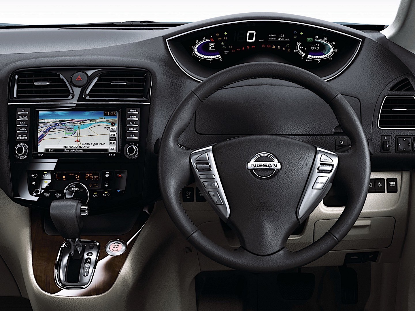 Nissan Serena photo 25