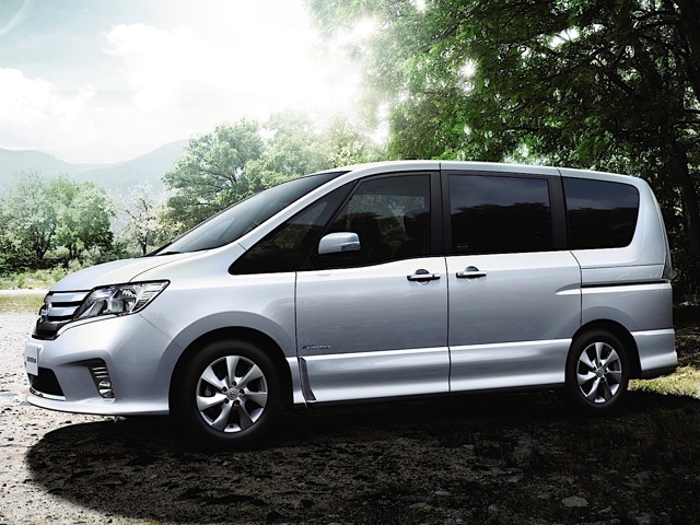 Nissan Serena foto 8