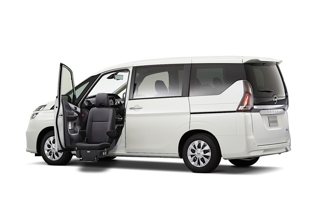 Nissan Serena Foto 1