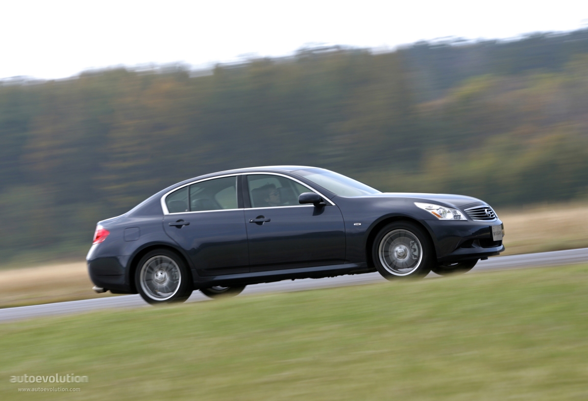 Nissan Skyline photo 4