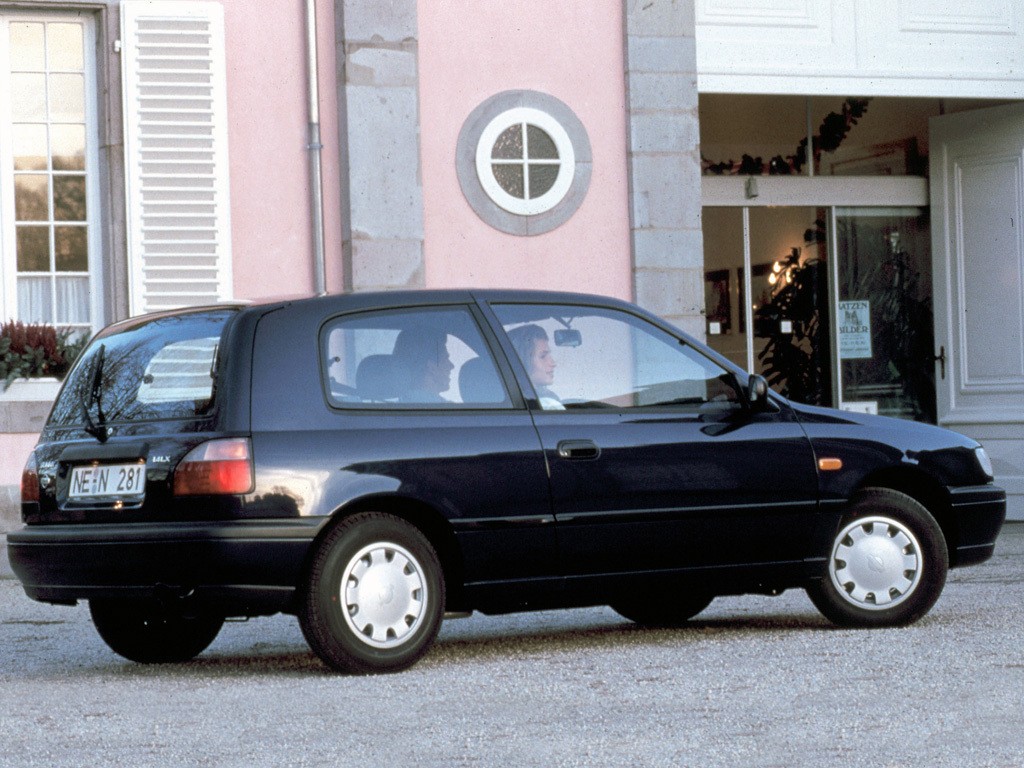 Nissan Sunny 3 Doors photo 3