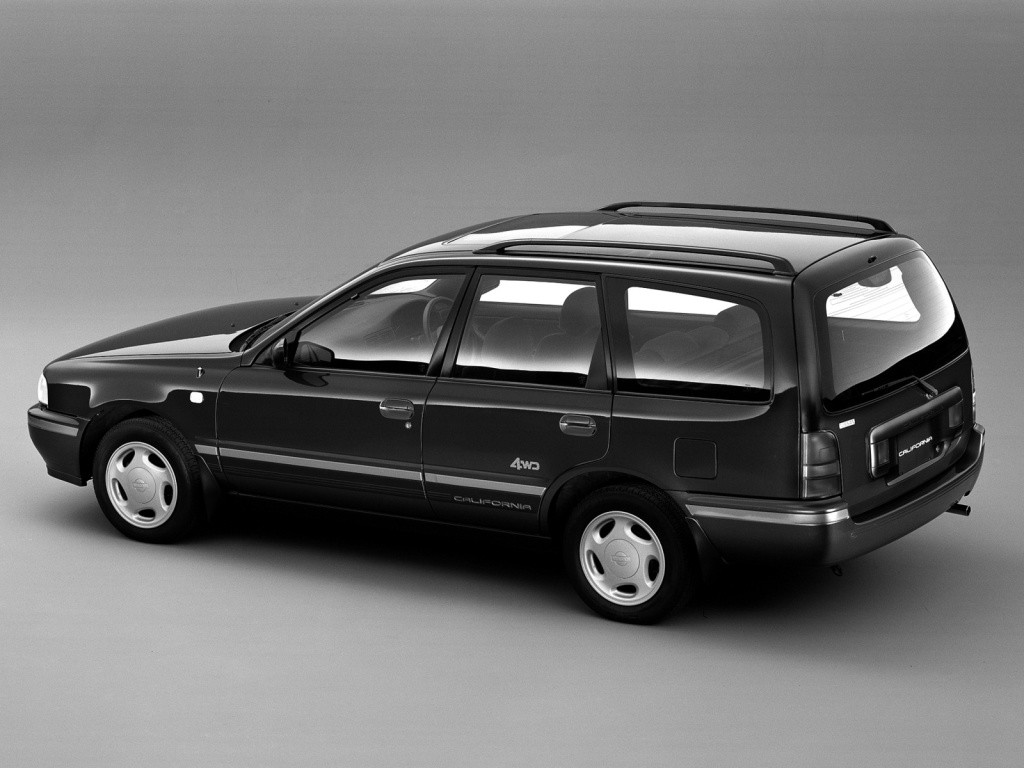 Nissan Sunny Traveller photo 3