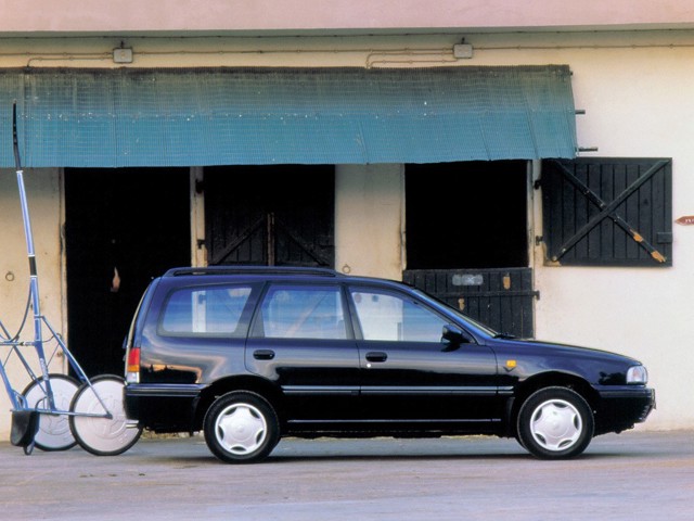 Nissan Sunny Traveller photo 5