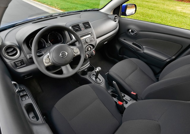 Nissan Sunny photo 12