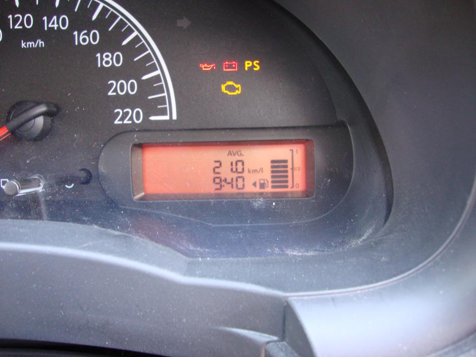 Nissan Sunny photo 7