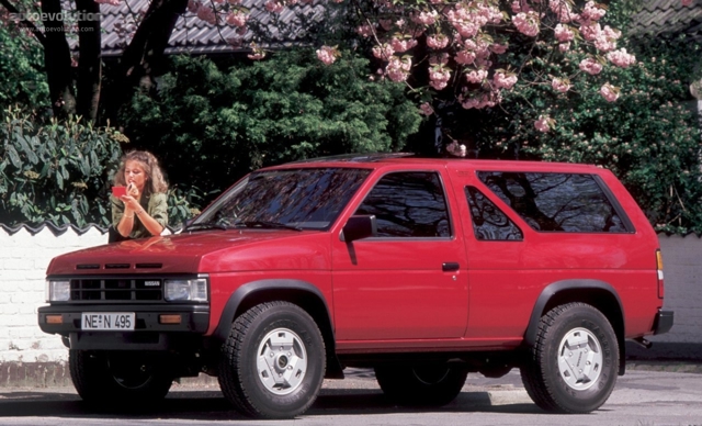 Nissan Terrano 3 Doors Foto 3