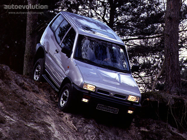 Nissan Terrano 3 Doors Foto 3