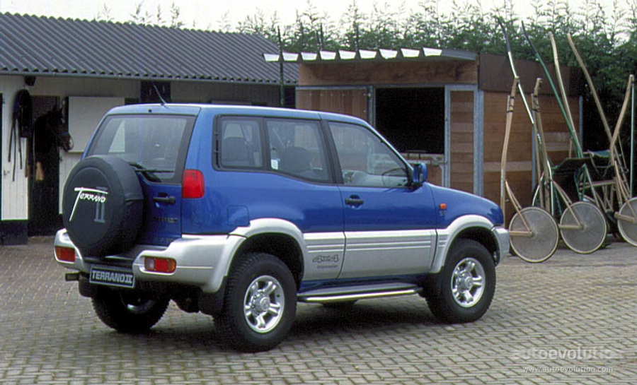 Nissan Terrano 3 Doors photo 2