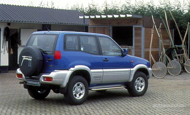 Nissan Terrano 3 Doors foto 2