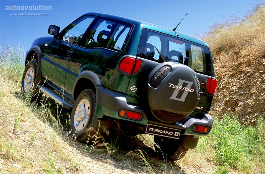 Nissan Terrano 3 Doors photo 3