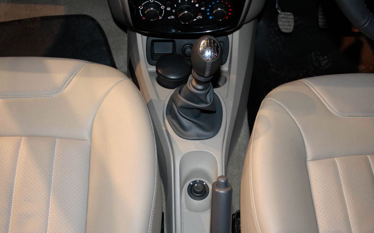 Nissan Terrano 5 Doors photo 20