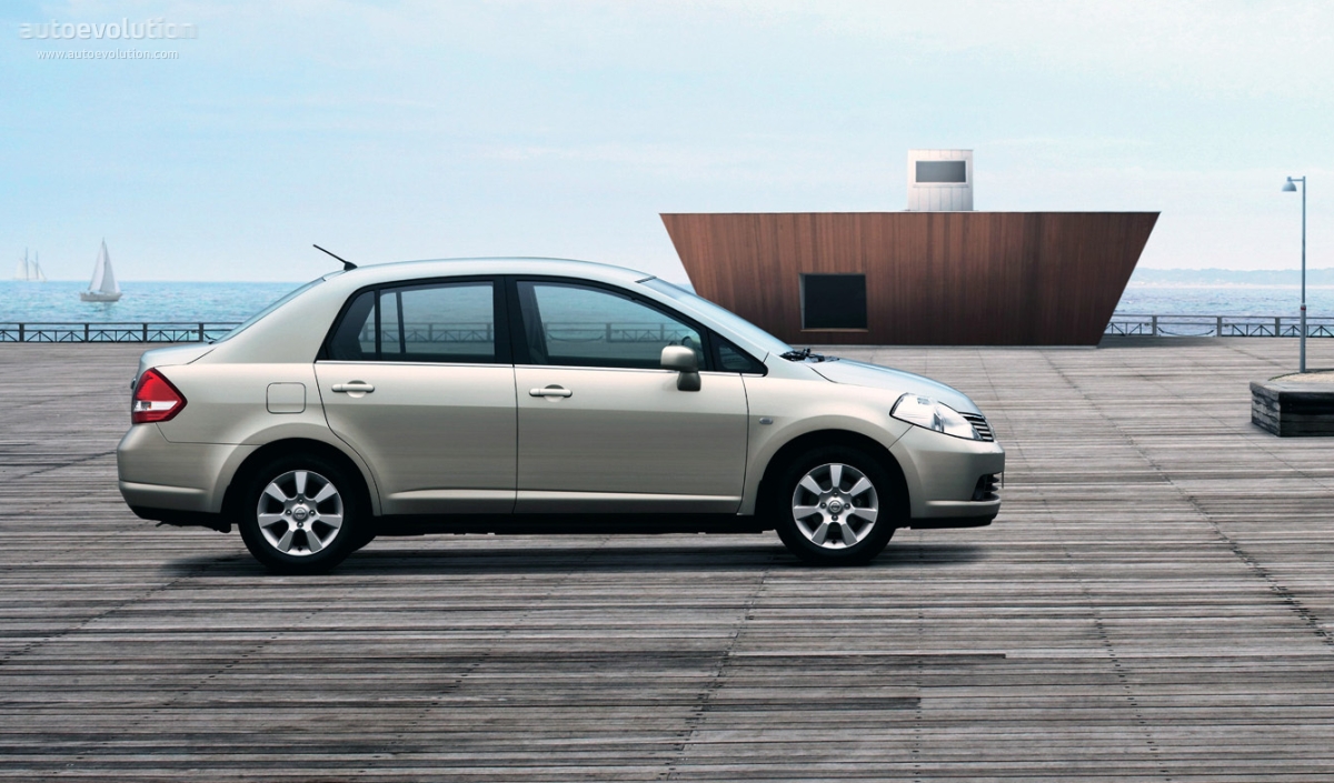 Nissan Tiida / Versa Sedan photo 6