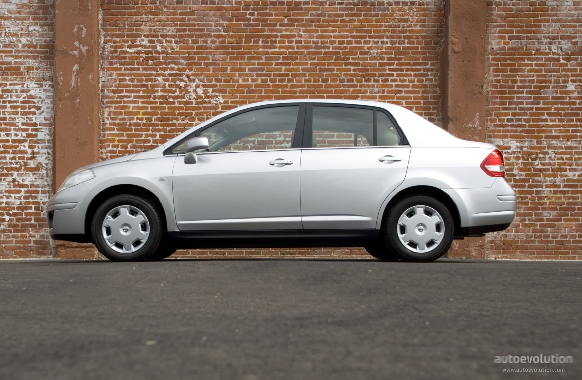 NISSAN Tiida / Versa Sedan