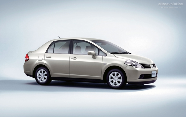 Nissan Tiida / Versa Sedan photo 2