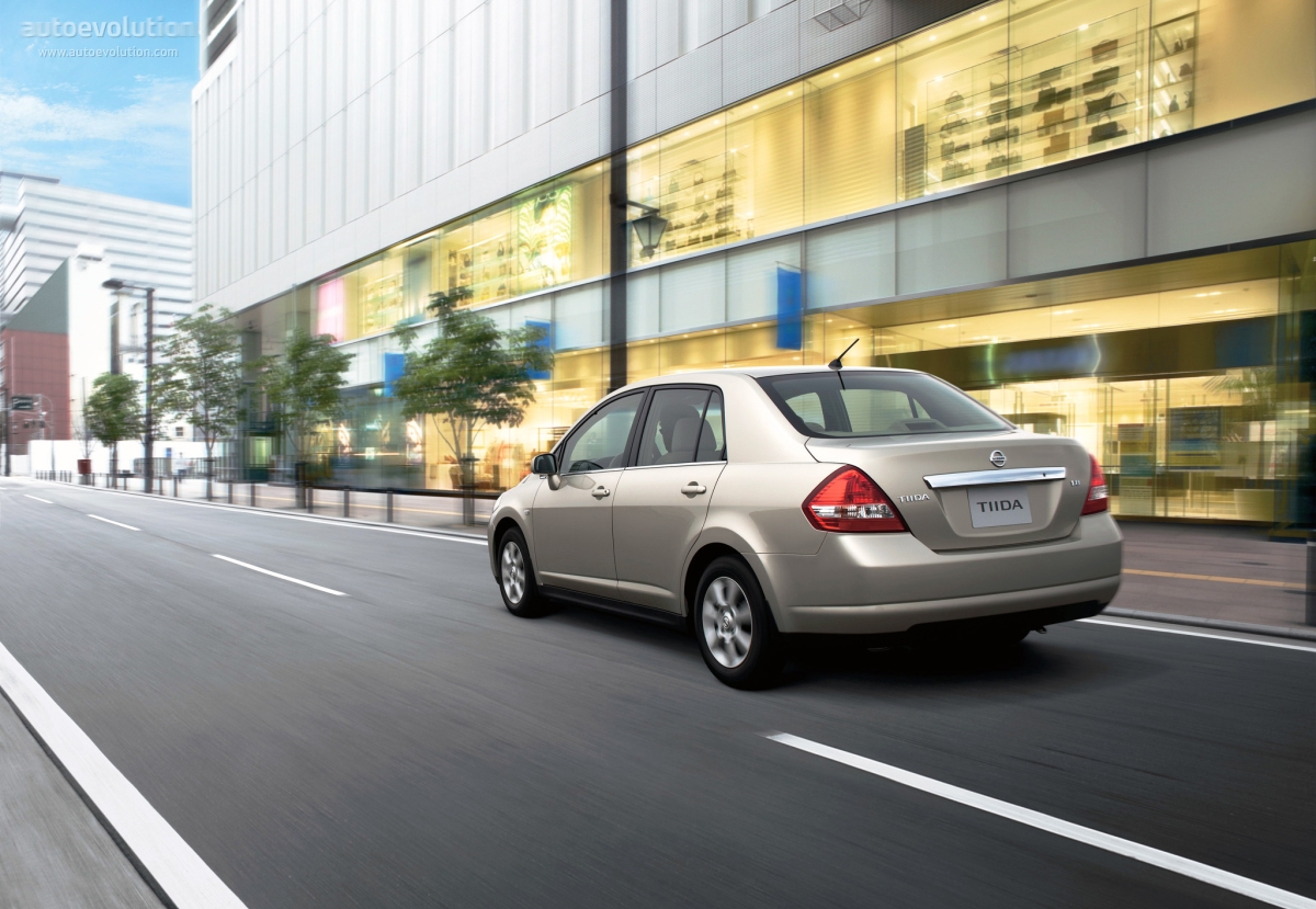 Nissan Tiida / Versa Sedan photo 4