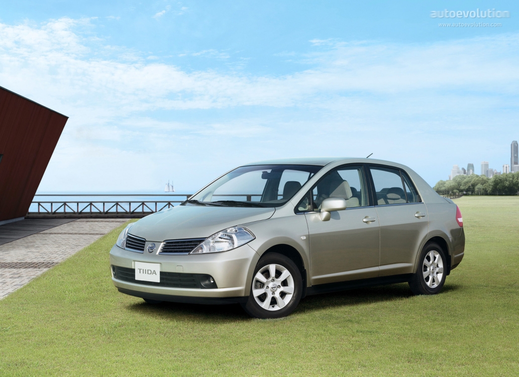 Nissan Tiida / Versa Sedan photo 5