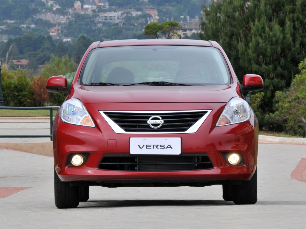 Nissan Tiida / Versa Sedan photo 23