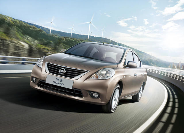 NISSAN Tiida / Versa Sedan