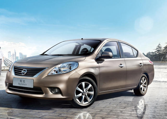 Nissan Tiida / Versa Sedan photo 2