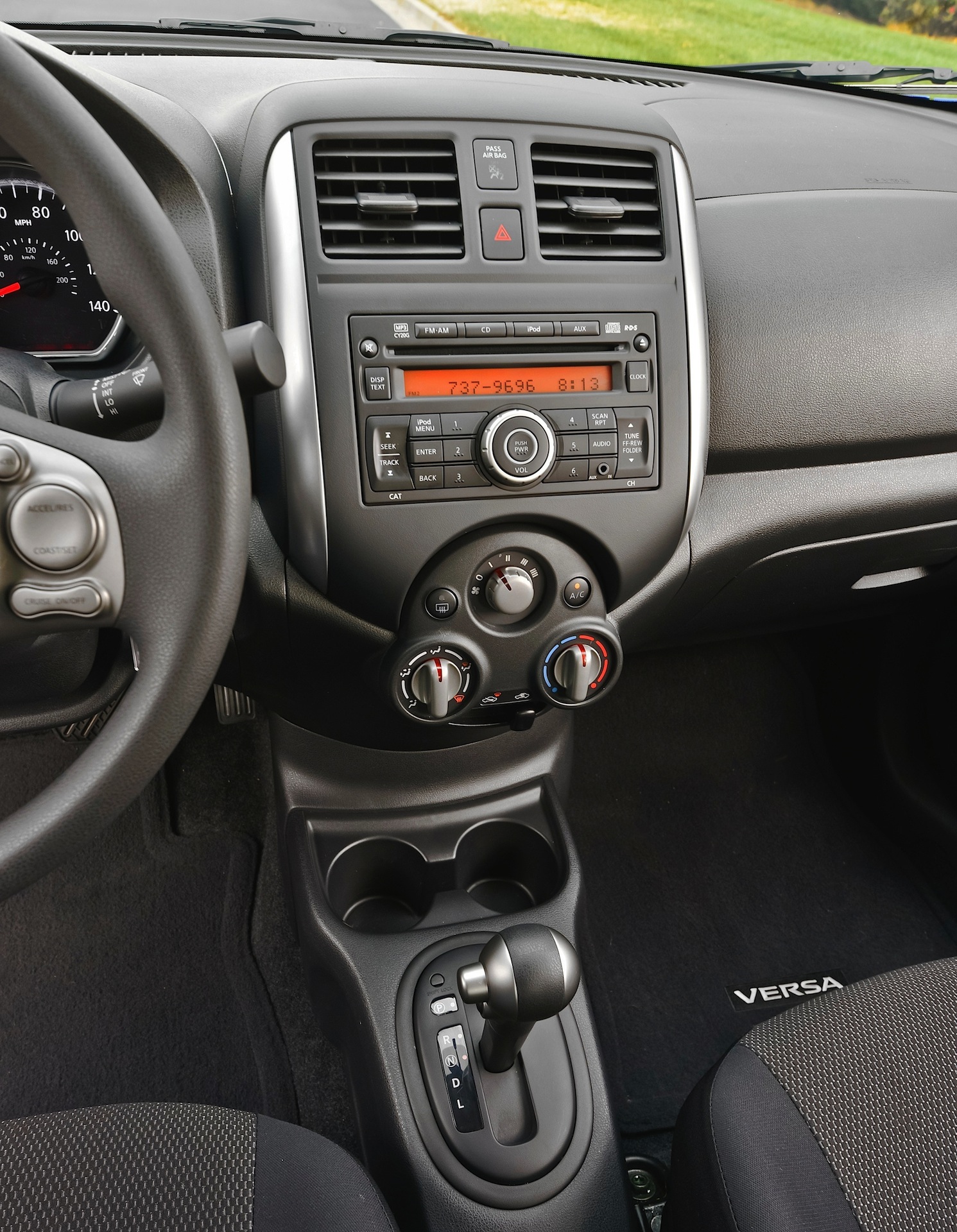 Nissan Tiida / Versa Sedan photo 31